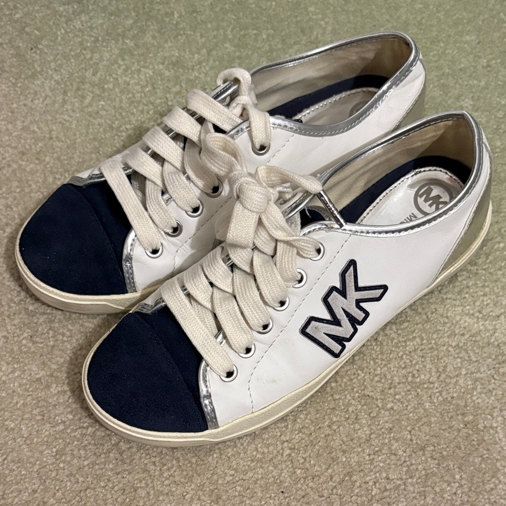 Michael Kors leather White and Navy Casual Sneakers
